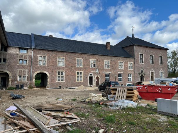 Sanierung denkmalgeschütztes Mehrfamilienhaus zu KfW-Effizienzhaus Denkmal